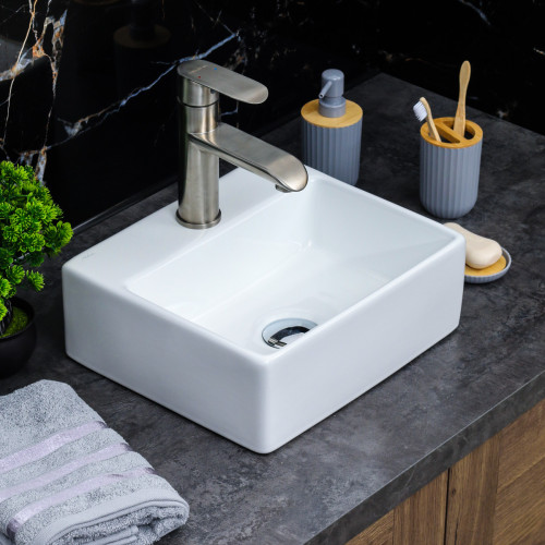 Раковина накладная на столешницу MELANA (7440A) прямоугольная, белая