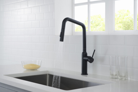 Смеситель для кухни Timo Saona (2386/03FL) с выдвижной лейкой, черный
