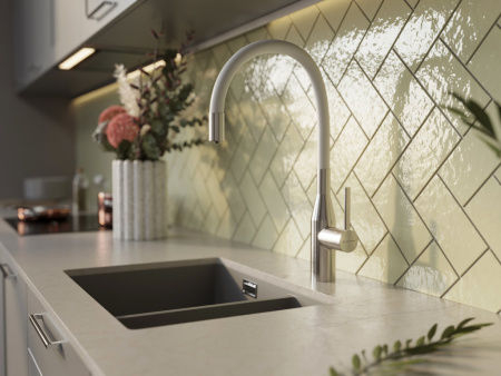 Смеситель для кухни OMOIKIRI Yatomi 2 Plus (4994345) с подключением к фильтру и гибким изливом, сталь/белый