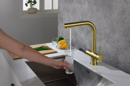 Смеситель для кухни Timo Saona (2356/17FL) с подключением фильтра и выдвижной лейкой, золото Смеситель для кухни Timo Saona (2356/17FL) с подключением фильтра и выдвижной лейкой, золото