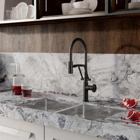 Смеситель для кухни с гибким изливом IDDIS Grange (GRABLFLi05), черный
